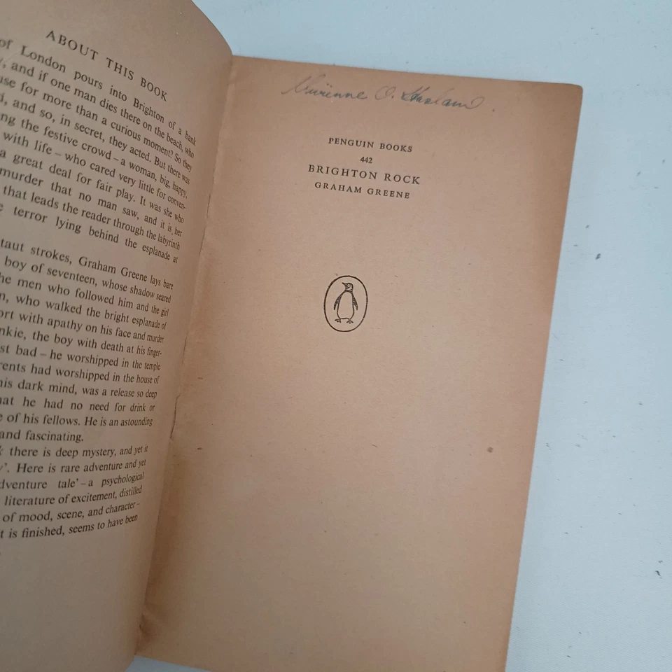 Graham Greene 8 Book Bundle Lot Vintage UK Penguin Paperback - Image 4 of 4