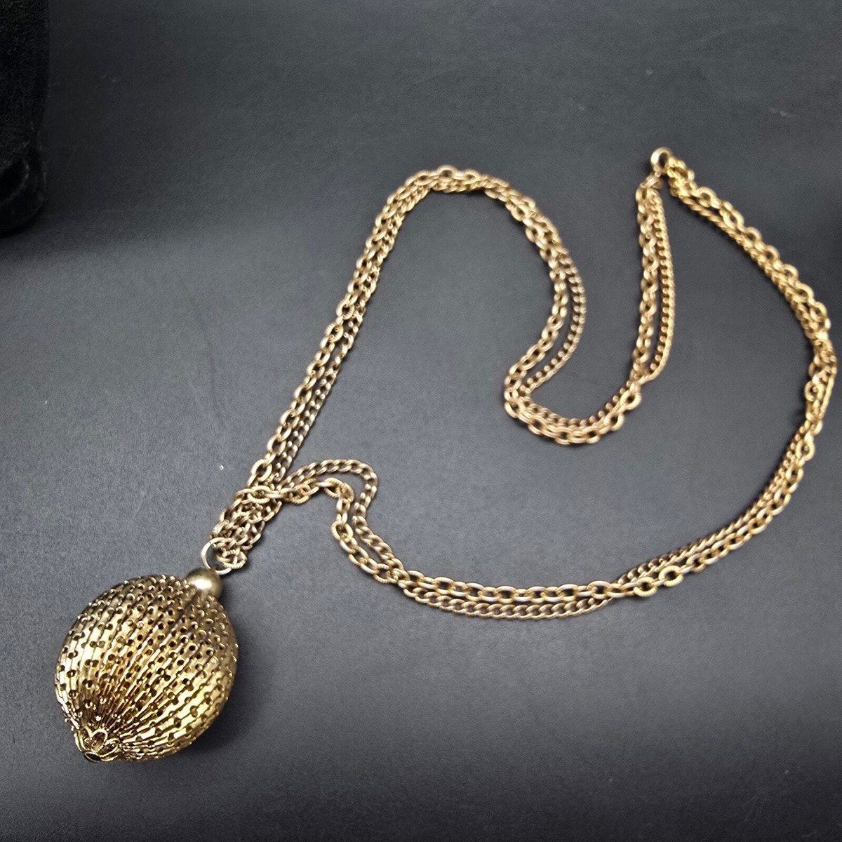 ★VINTAGE HOLLYWOOD★ Double Ring Ball Necklace VINTAGE HOLLYWOOD☆Double Ring Ball Necklace Vintage Gold