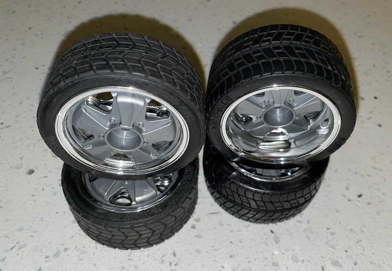 Tamiya 2-Piece Porsche Fuchs Wheels Narrow/Wide +Radial Tires(2prs)