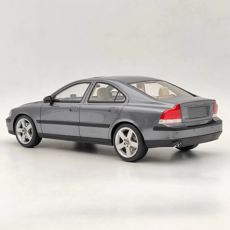 DNA Collectibles 1/18 Volvo S60 R 2003 DNA000107 Resin Model Car Grey Metallic - Image 3 of 4