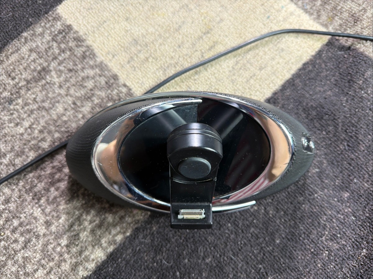JBL OnBeat Xtreme iPod/iphone/iPad speaker docking system 30 Pin