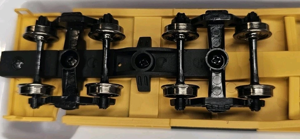 Walthers Gold Line TTX 4-Truck Heavy-Duty Flatcar - Image 3 of 4