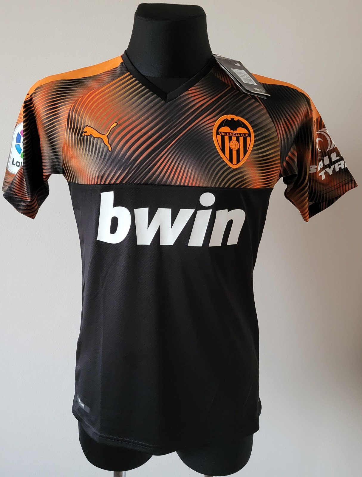 Valencia 2019 - 2020 Away football Puma shirt size Small