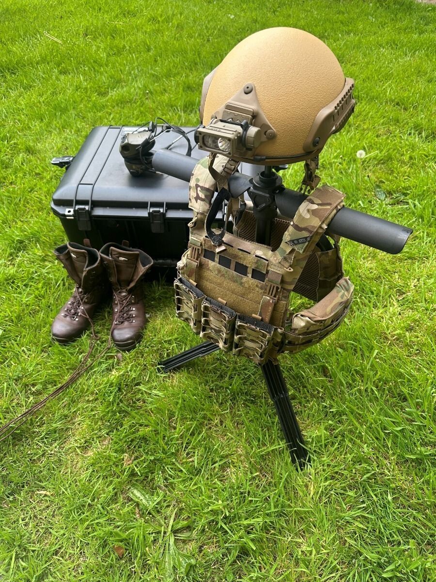 WOBIG Compact Portable Gear Stand Display For Helmet, Plate
