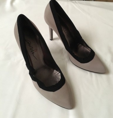 Lanvin Paris Leather Pump shoe Size 9.5 / Eur 40  Retail $690 made in Italy