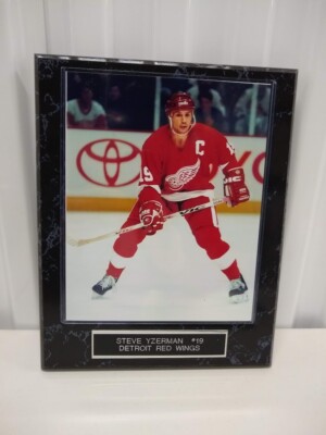Steve Yzerman Red Wings 10 1/2 X 13 Black Marble Plaque With 8x10 Photo 