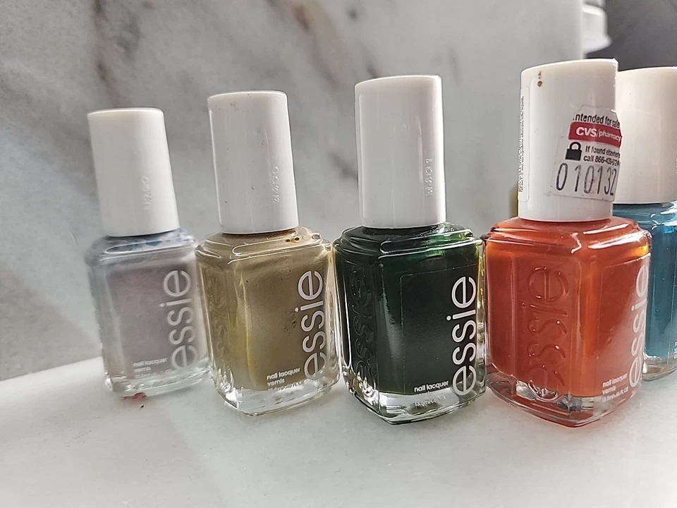 Lote de 8 Esmaltes de Uñas Essie #309-1756-1754-1755-1759-1742-752-1758. Foto 4 de 4