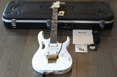 2007 Ibanez Team J-Craft Steve Vai Signature JEM7V Guitar White