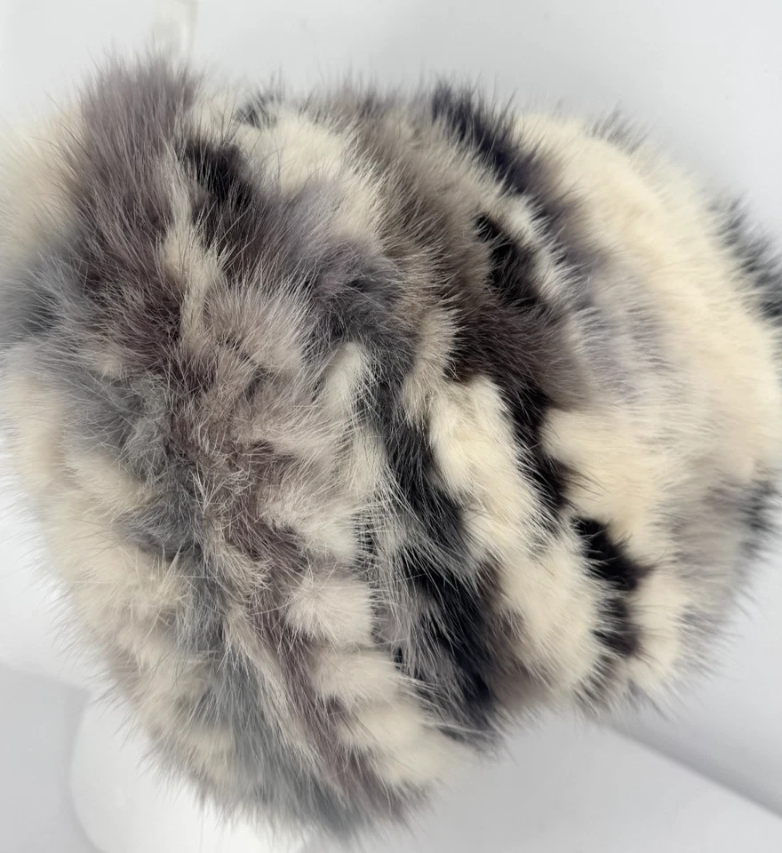 Sombrero elástico tejido de piel de visón gris genuino hecho a mano de colección en Canadá Foto 2 de 4