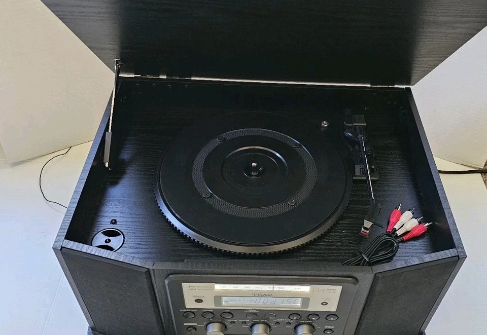 Teac GF-350 Reproductor de discos AM/FM Reproductor de CD y Radio Todo en Uno Probado Funcionando Foto 4 de 4