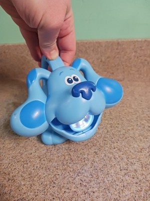 Blue s Clues Glow & Go Flashlight Toy with Carrying Handle, Lights & Sounds