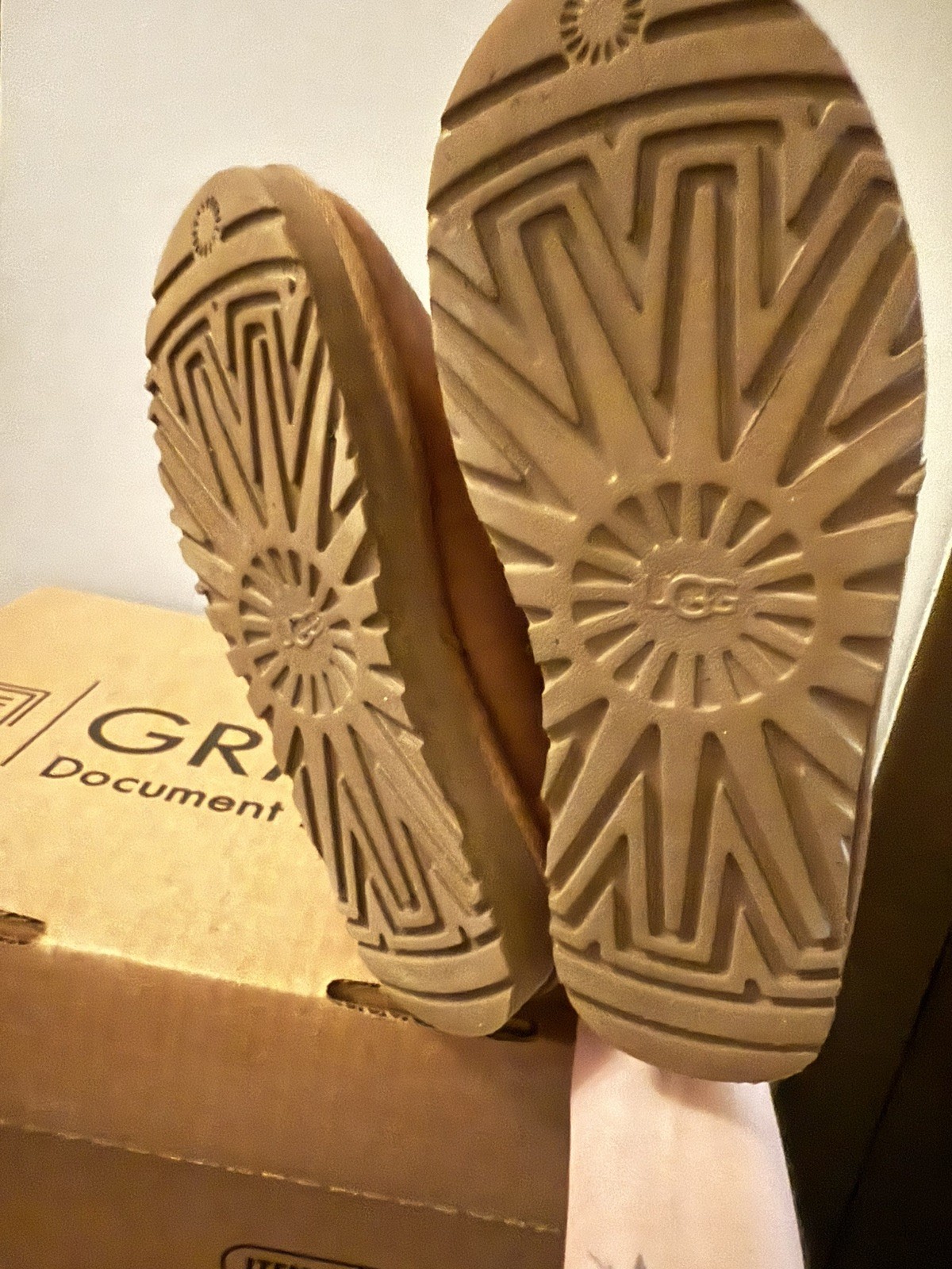 AUTHENTIC UGG CLASSIC SHORT SEQUIN ZIP CHESTNUT B… - image 5