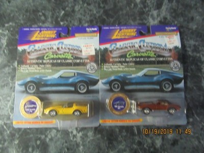 2 JOHNNY LIGHTNING CLASSIC CUSTONS CORVETTES NEW RARE