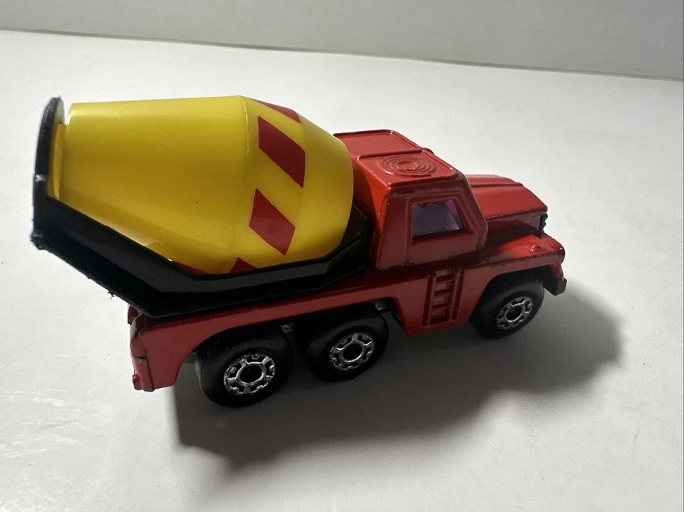 Matchbox Superfast Cement Truck No 19 Red Vintage 1976 Lesney England - Image 4 of 4