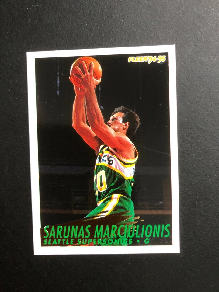 1995 SARUNAS MARCIULIONIS Fleer Basketball Card # 375 Made in USA - Image 3 of 4