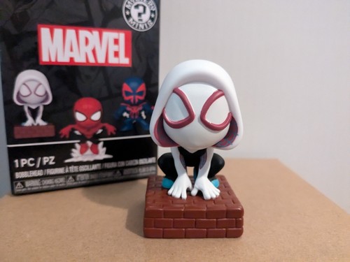 Funko Mystery Minis Spider Gwen Ghost Figure - Marvel Spiderman 2024 Series 1/36 - Picture 2 of 8