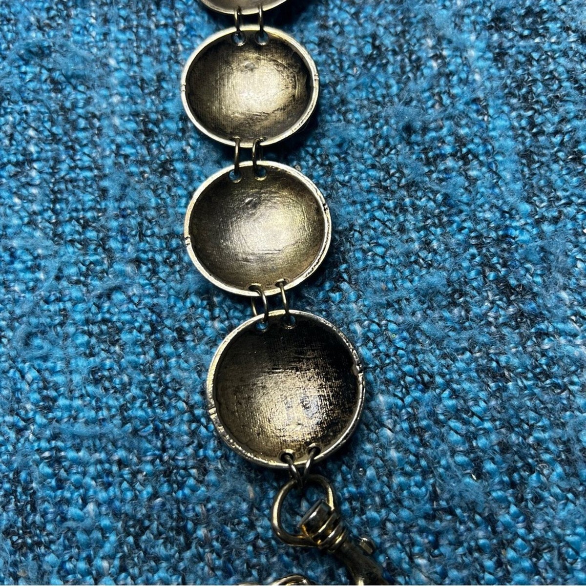 Round Medallion Metal Chain Belt Y2K Gold Tone 80s Gold Tone Metal Draped Chain Belt | Lariat Tassel Gold  main image 4