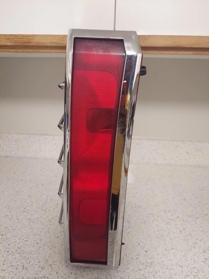 Conjunto de luz trasera derecha usado se adapta a: Hummer h3 2008 grado derecho A Foto 3 de 4