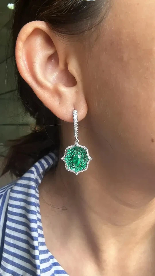 Very Gorgeous & Beautiful Sparkle Green Emerald & Simulated Sapphire Earrings - Image 3 of 4