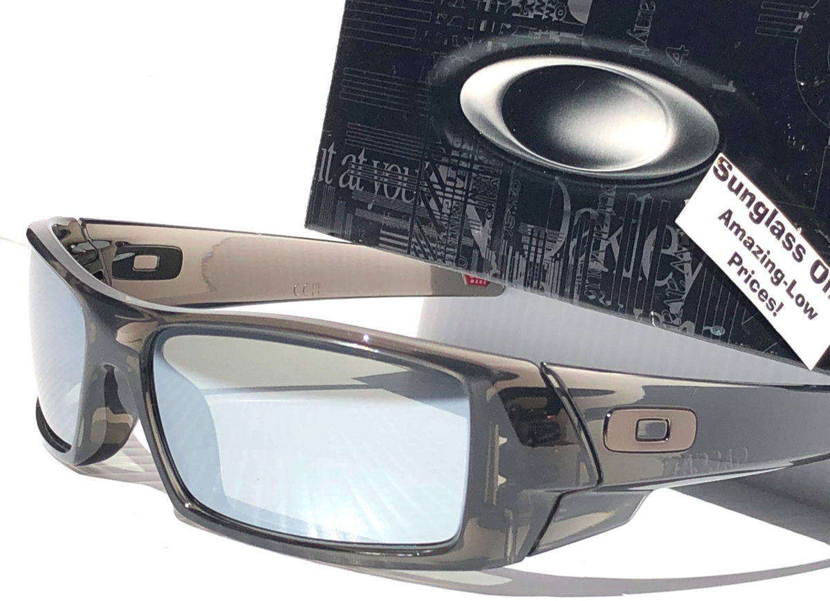 NEW Oakley GASCAN Grey Smoke POLARIZED Galaxy Chrome Mirror