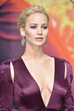 Jennifer Lawrence in a 11" x 17" Glossy Photo Poster 0ug7