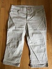 Riders by Lee Tan mid rise Capri Size 14