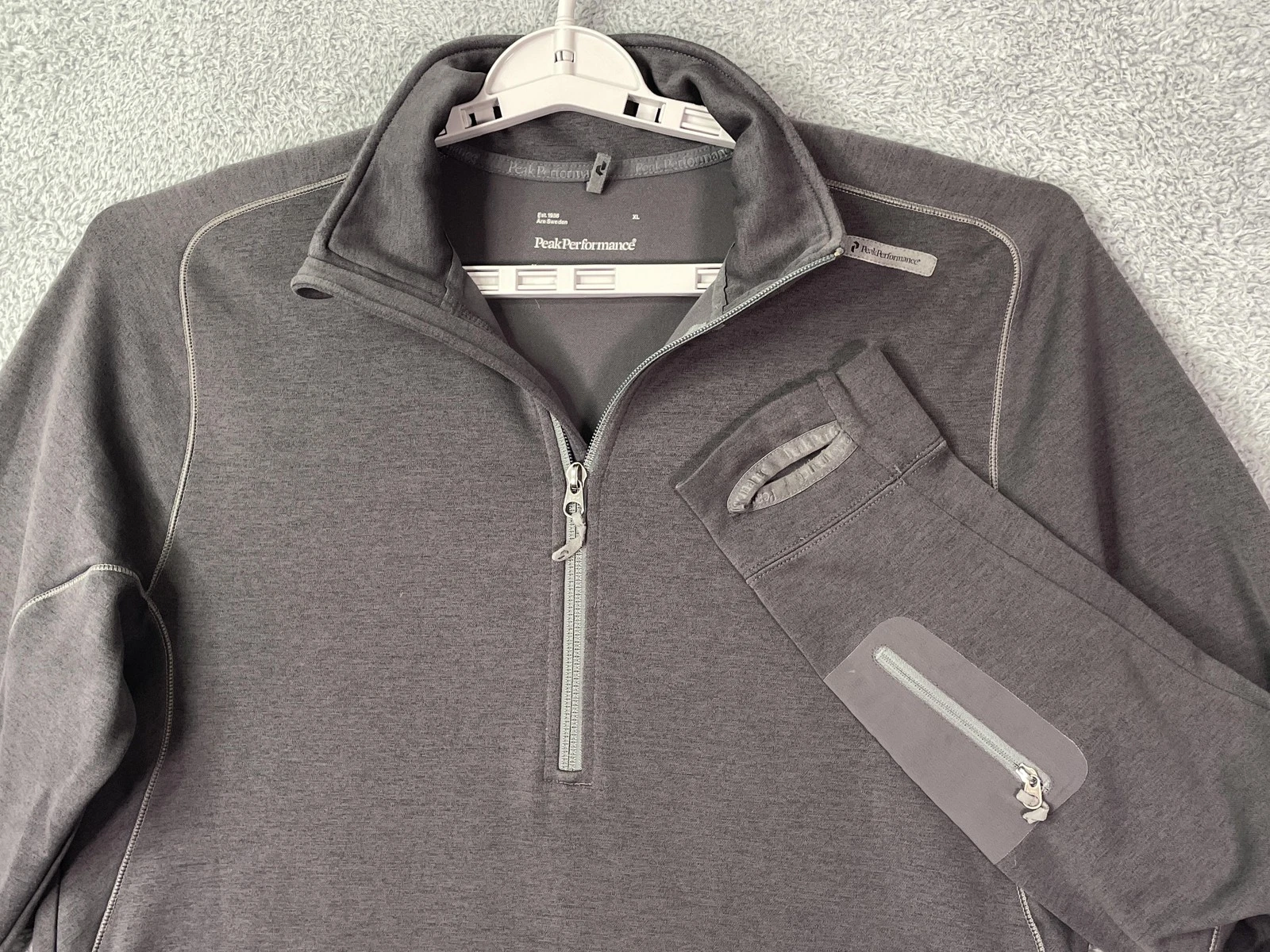 Peak Performance Pullover Mens XL Gray 1/4 Zip Thumbholes Base Layer Top