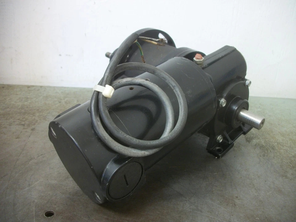 BODINE 1/8HP 40:1 RATIO DC GEARMOTOR 32A5BEPM-5F 130VDC 62RPM - Image 3 of 4