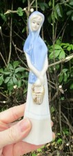 Belle dame au châle style Lladro Nao avec panier