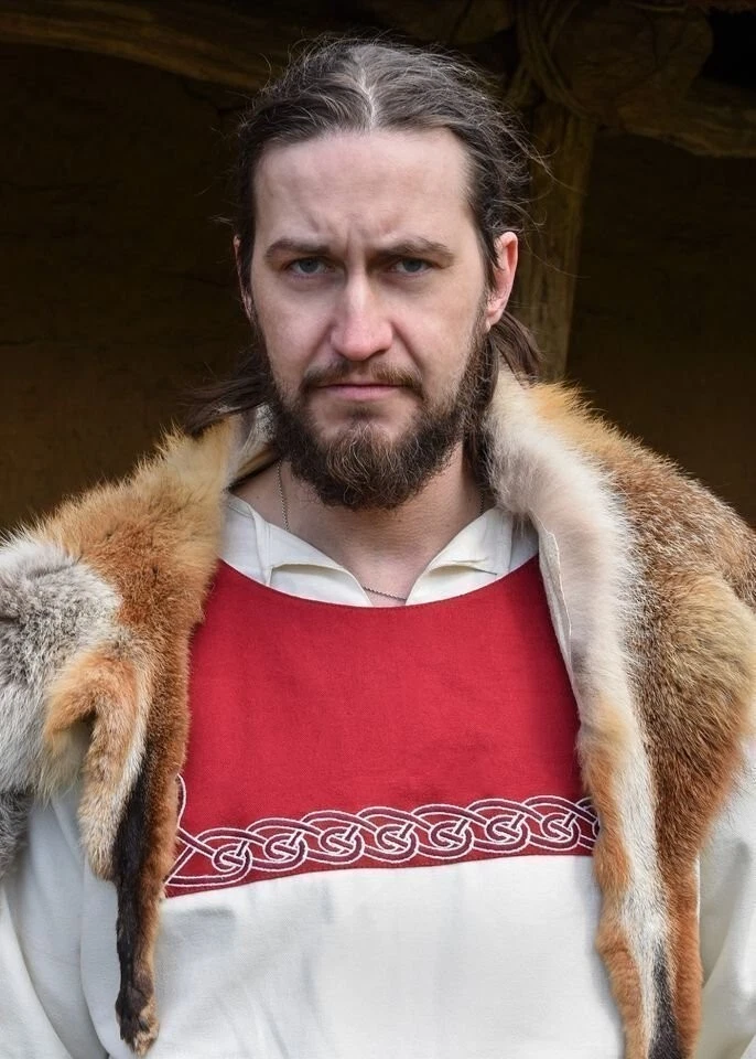 Wikinger Tunika mit Stickerei, rot-natur - Bild 2 von 4