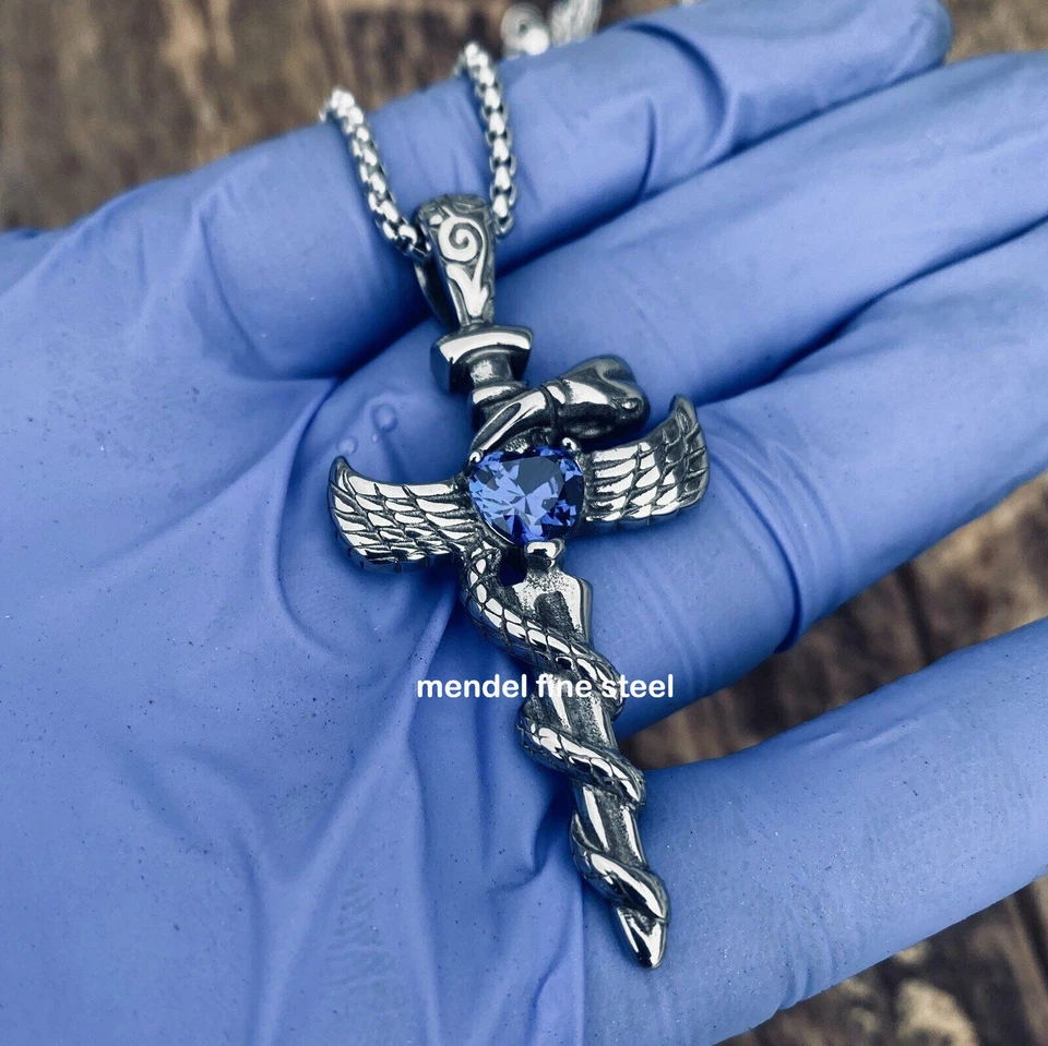 Collar colgante de cruz de circonita cúbica alas de ángel de acero inoxidable para hombre MENDEL Foto 3 de 4