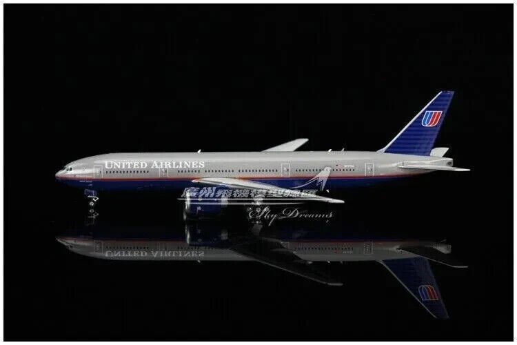 1:400 Phoenix UNITED AIRLINES BOEING 777-200 Passenger Airplane