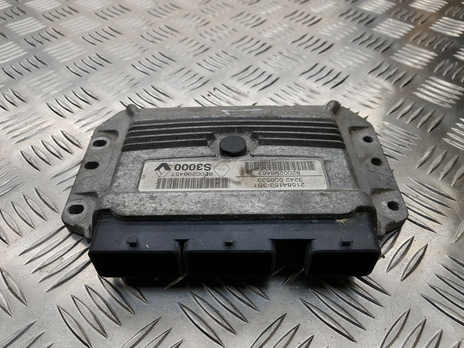 B167 RENAULT MEGANE Engine ECU 8200298463 S3000 21584153-3B1 