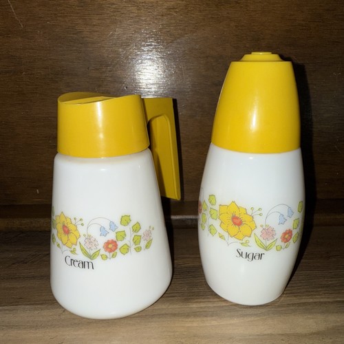 Vintage Gemco Corelle Spring Meadows Milchkännchen & Zucker Set gelbe Deckel Milchglas
