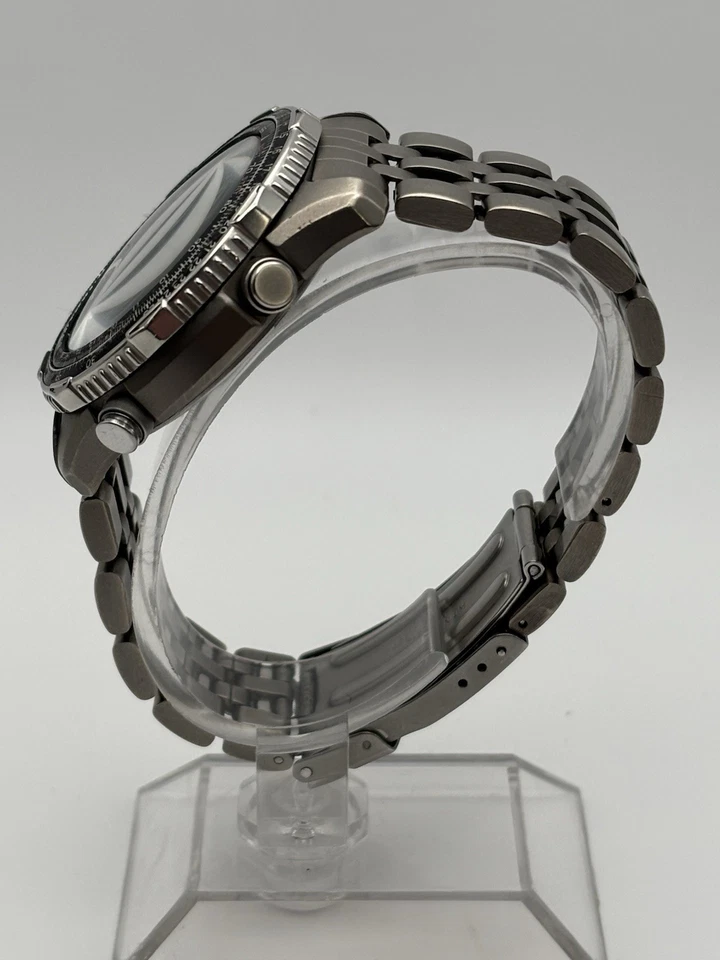 Reloj de cuarzo Citizen Promaster Navihawk C300-E80141 piloto titanio para hombre Foto 2 de 4