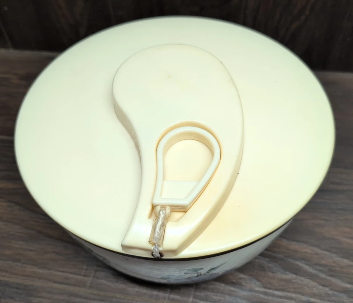 80's Metal Salad Spinner Pull Cord Style Veggie Print 9.5"
Opens in a new window or tab
