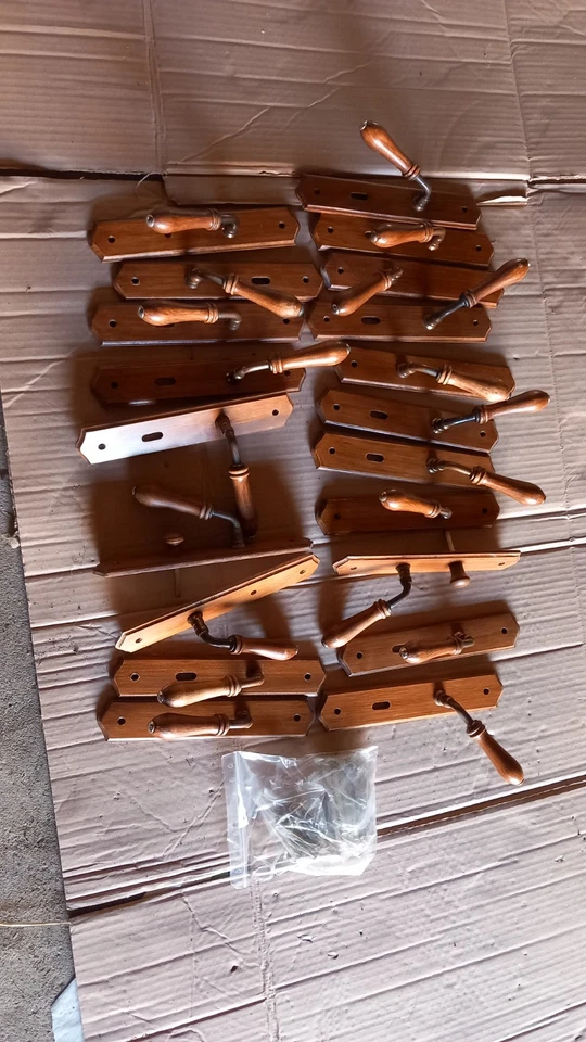 poignées de porte en bois et laiton + plaques de propreté - Photo 2/3