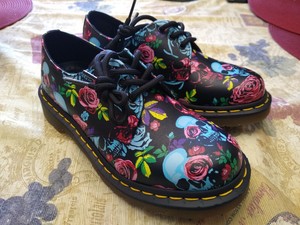 dr martens 1461 rose