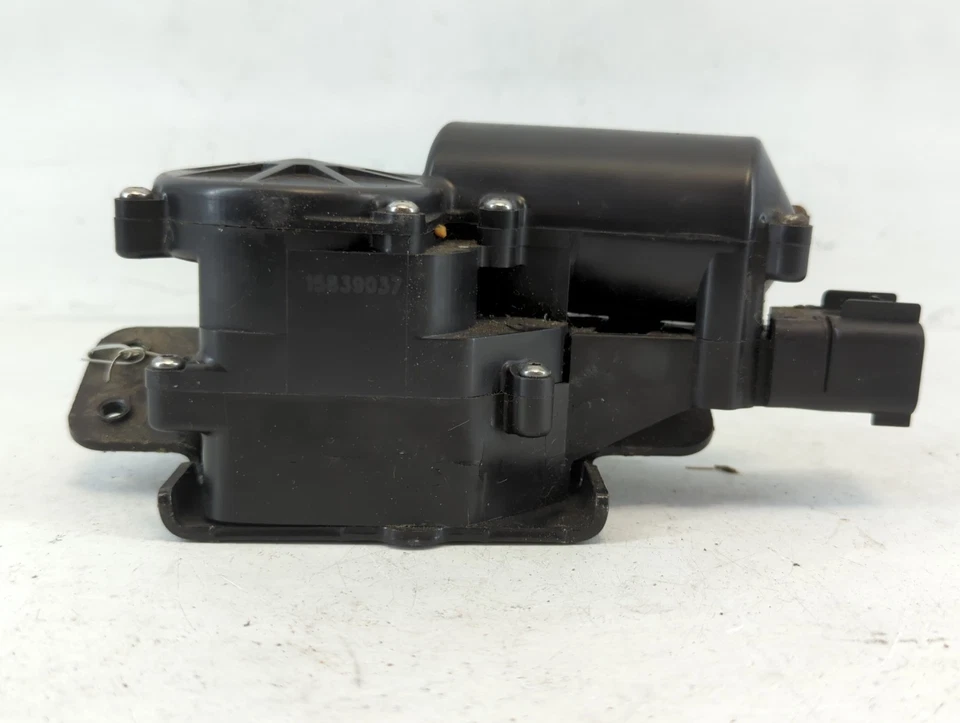 Actuador de cierre de cerradura de puerta trasera GMC Yukon 2007-2014 N1MZF Foto 4 de 4