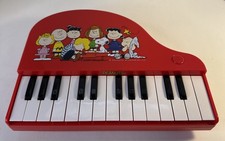Schroeder s Piano~Peanuts Snoopy 25 Note Play...
