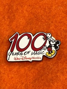 5237    WDW - Mickey Mouse Painting - 100 Years of Magic
