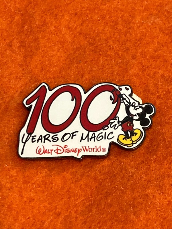 5237    WDW - Mickey Mouse Painting - 100 Years of Magic