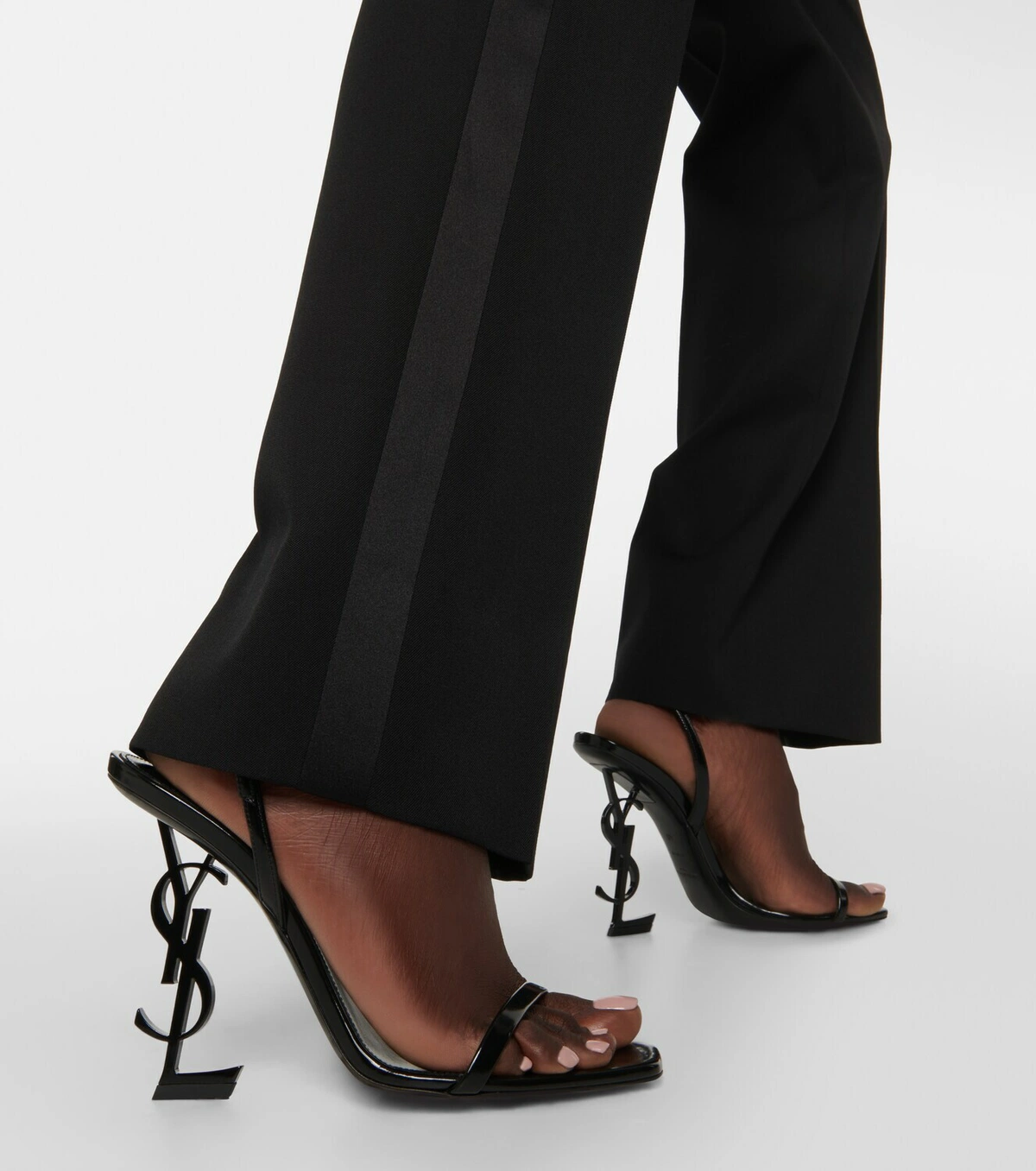 Saint Laurent Opyum 110 sandalo nero in pelle con logo YSL e cinturino 40 5