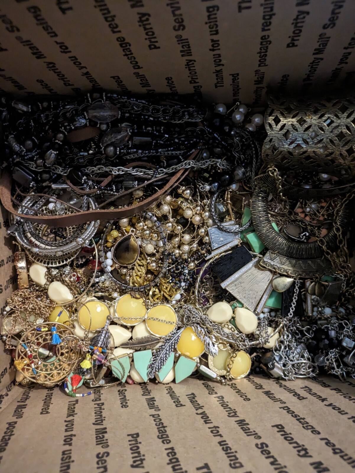 14lb+ Huge Lot of Vintage to Now WEARABLE Mixed Costume Jewelry Bulk