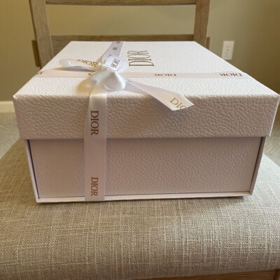 CHRISTIAN DIOR Empty White Textured Gift Box 12.5 x 9 x 4.5  display picture 3
