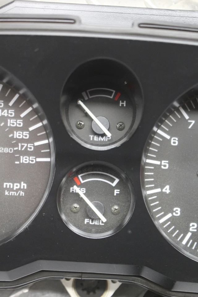 Honda CBR1000F 1990 medidores (40.274 millas) Foto 2 de 4