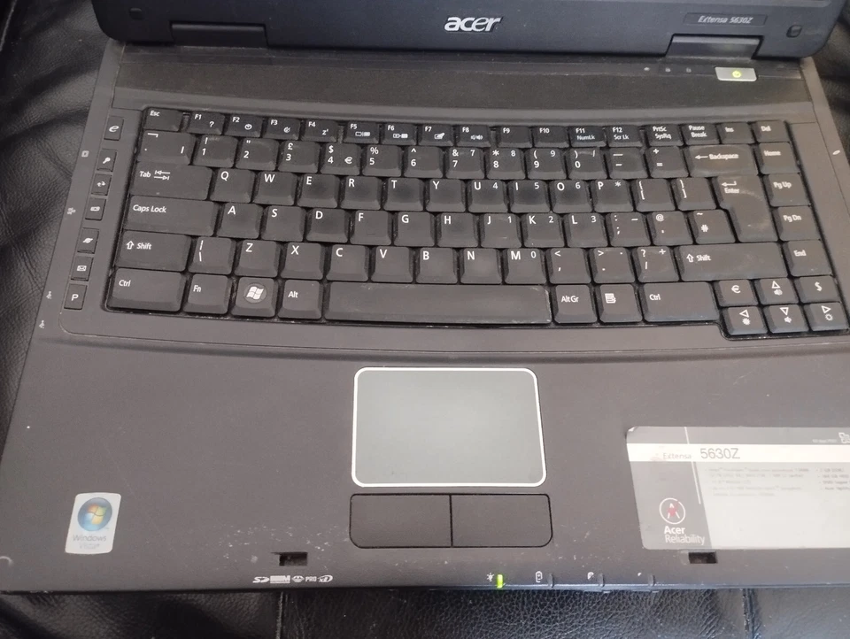Acer Extensa 5630z, Intel Pentium T3400, 2GB ram, 160GB HDD, Linux Mint LMDE6 - Image 4 of 4