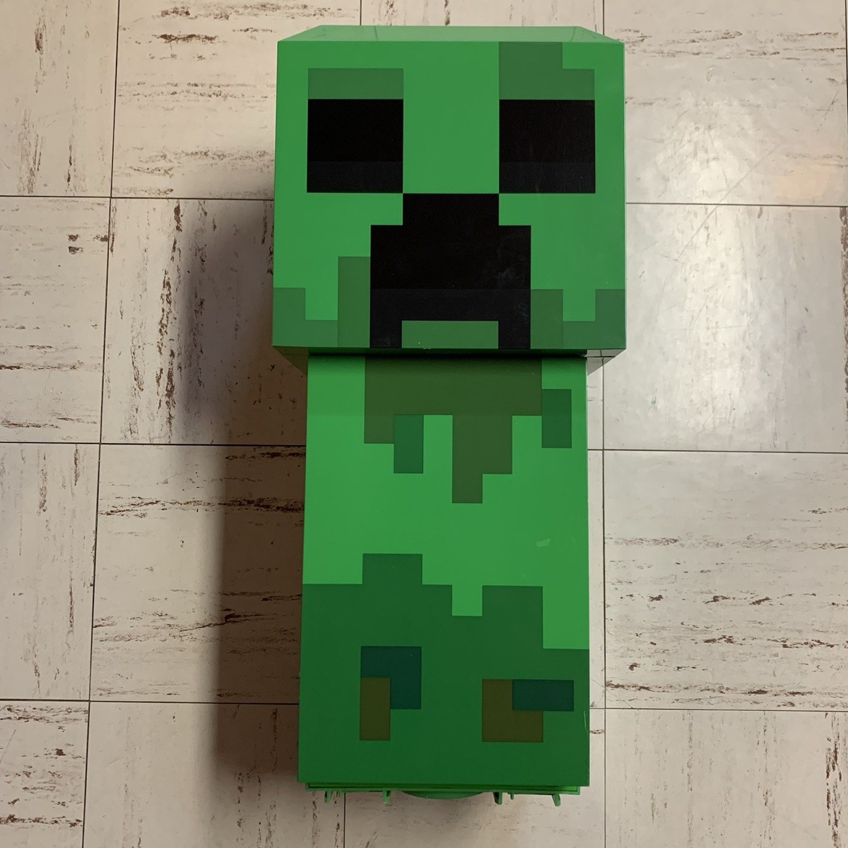 Minecraft 18053 8 Liter Creeper Body 12 Can Mini Fridge 2 Door