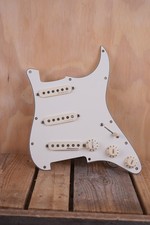 Fender Eric Clapton Battipenna Stratocaster Caricato in Bianco