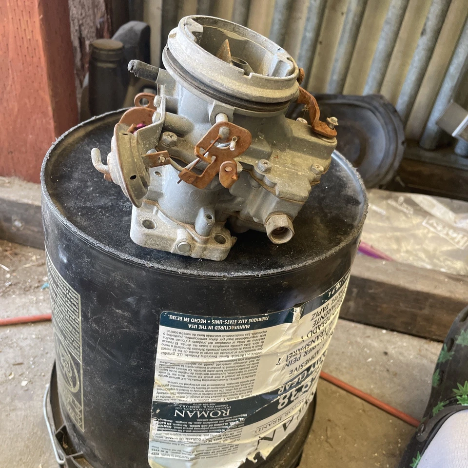 Carburador de dos barriles Stromberg Bendix modelo WW coches años 60 Foto 3 de 4